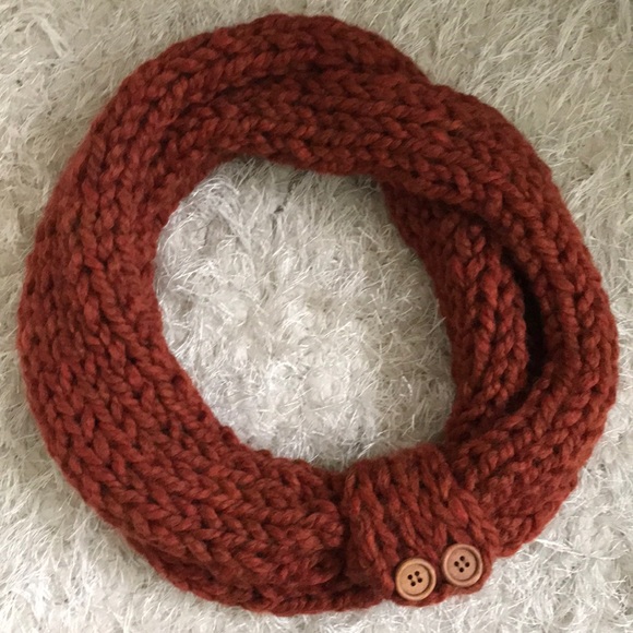 snuggleNgrace Boutique Accessories - Fall Knit Button Cuff Infinity Scarf NWT